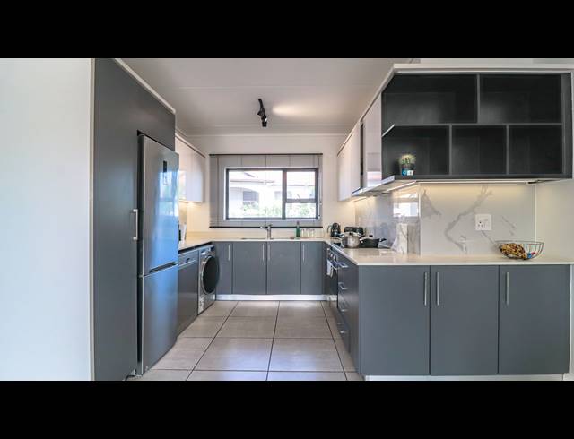 3 BEDROOM APARTMENT FOR SALE IN IZINGA ESTATE